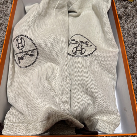 Men’s Hermes slippers